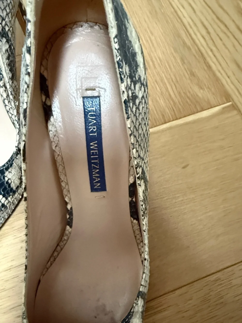 Stuart Weitzman Black & Beige Snakeskin Pointed Toe Pumps - Picture 2 of 6